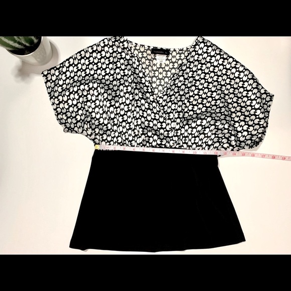 Black/white blouse - Picture 3 of 10